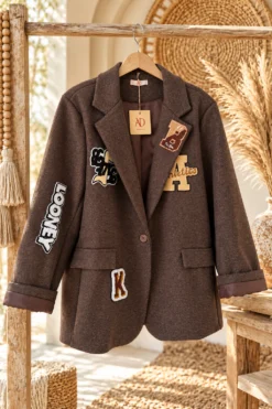 College Chic Colbert Amanda, Bruin. (PRE-ORDER, LEVERING ROND 09-10)