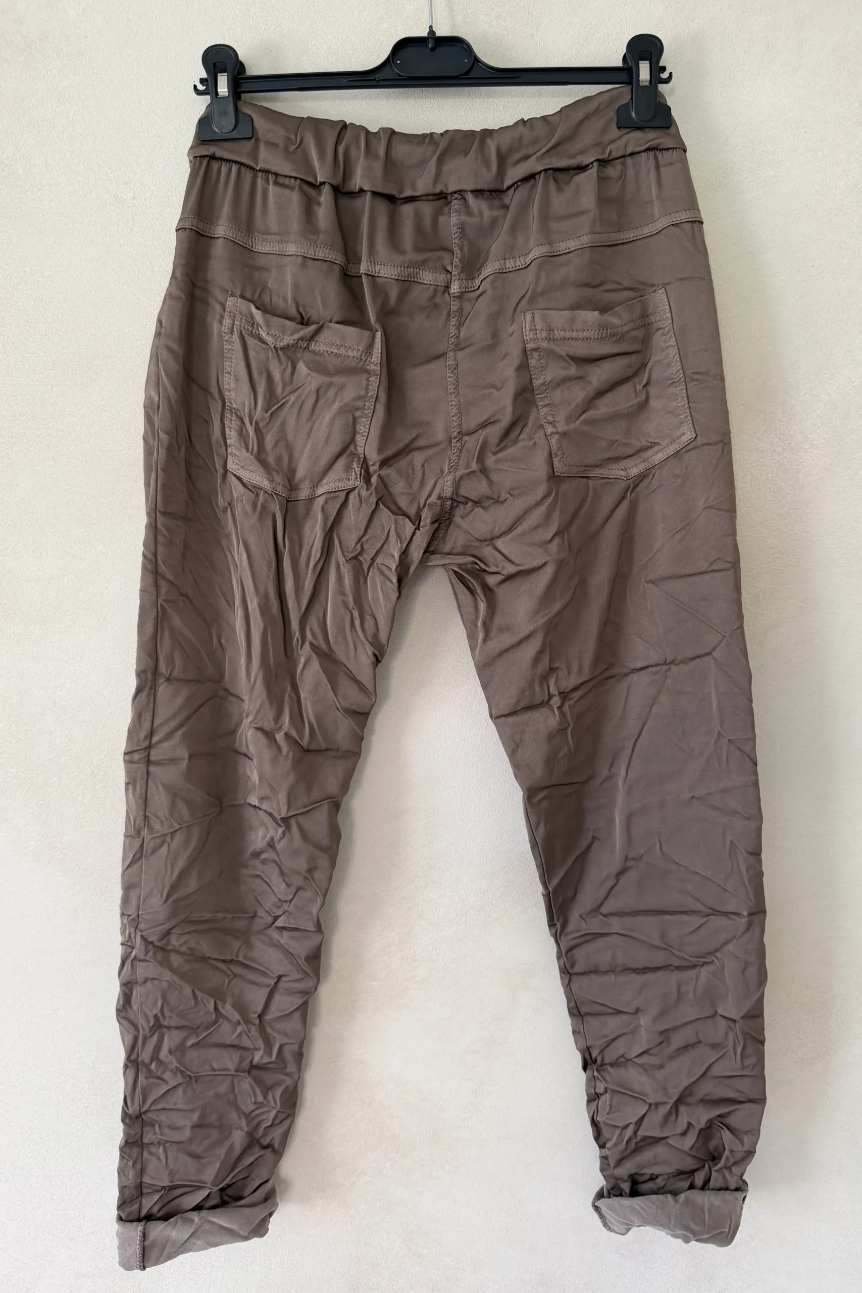 Jogpant Satijnglans Charlie, Taupe. - Afbeelding 3