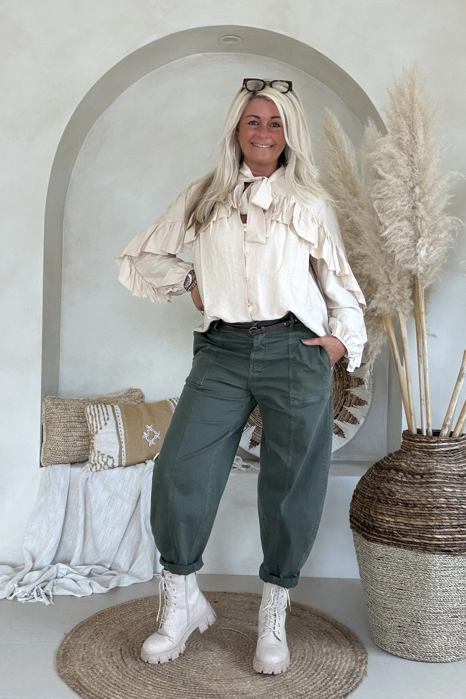 Ruffle Blouse Brigitte, Beige. - Afbeelding 2