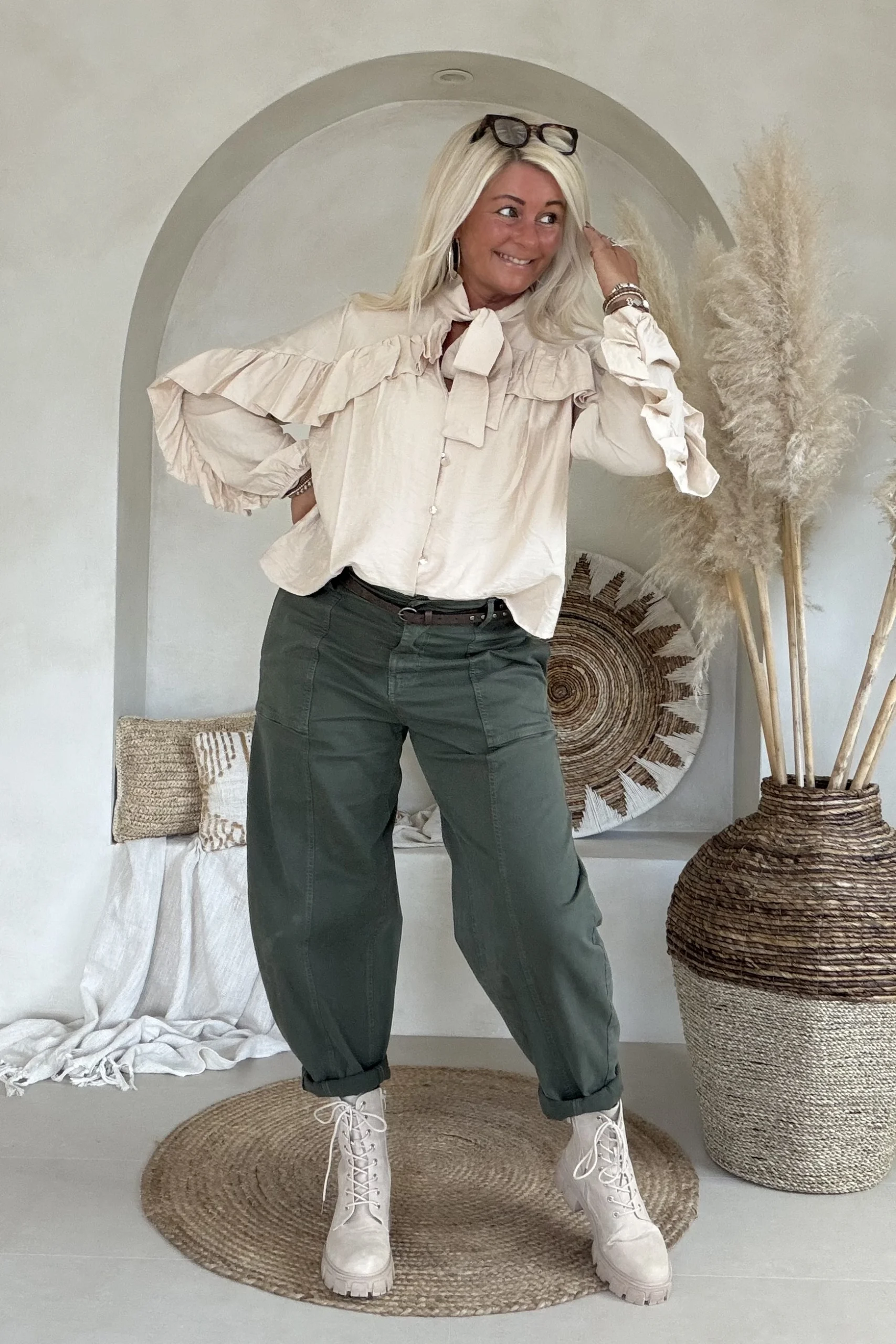 Ruffle Blouse Brigitte, Beige. - Afbeelding 4