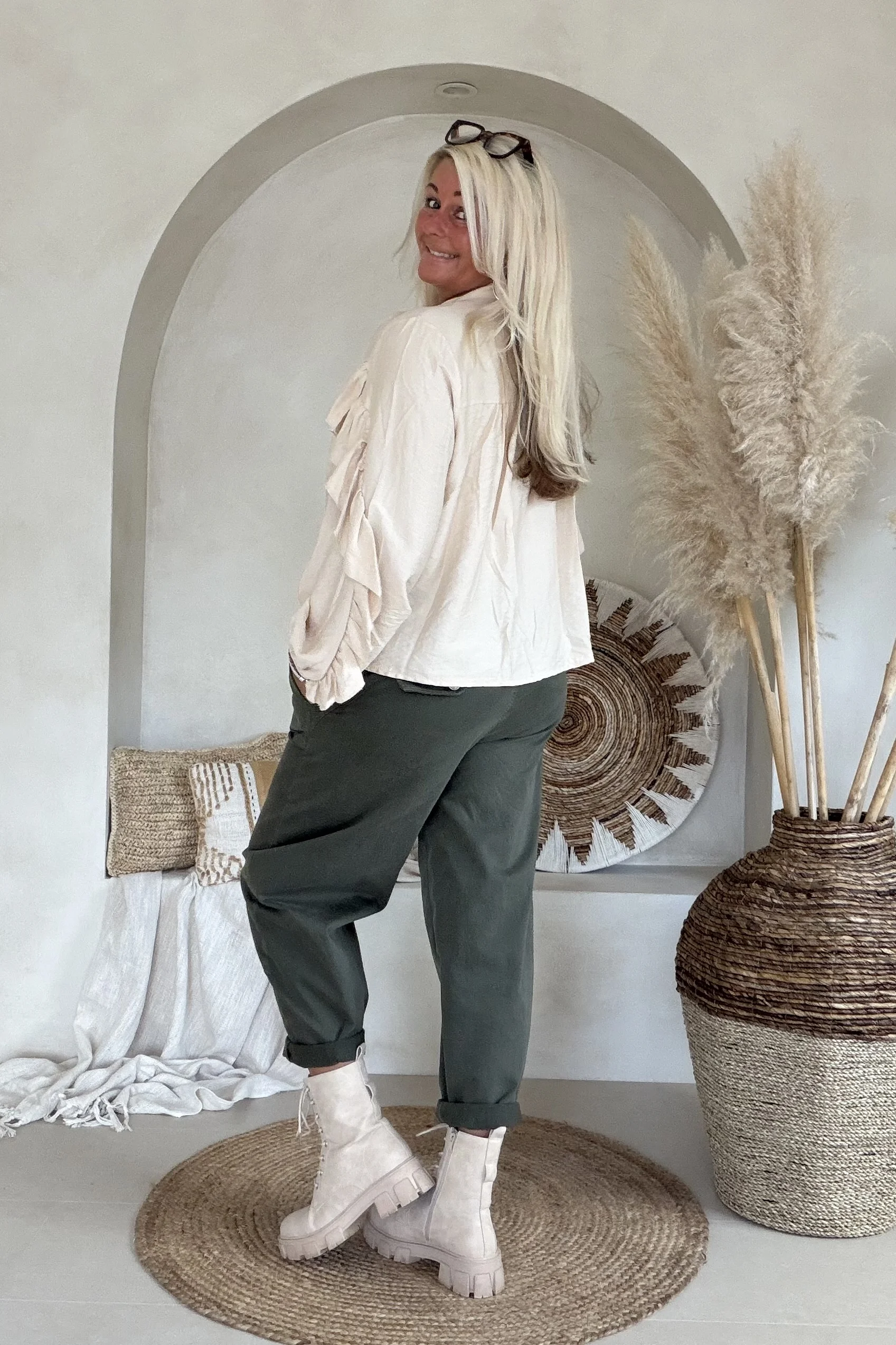 Ruffle Blouse Brigitte, Beige. - Afbeelding 3