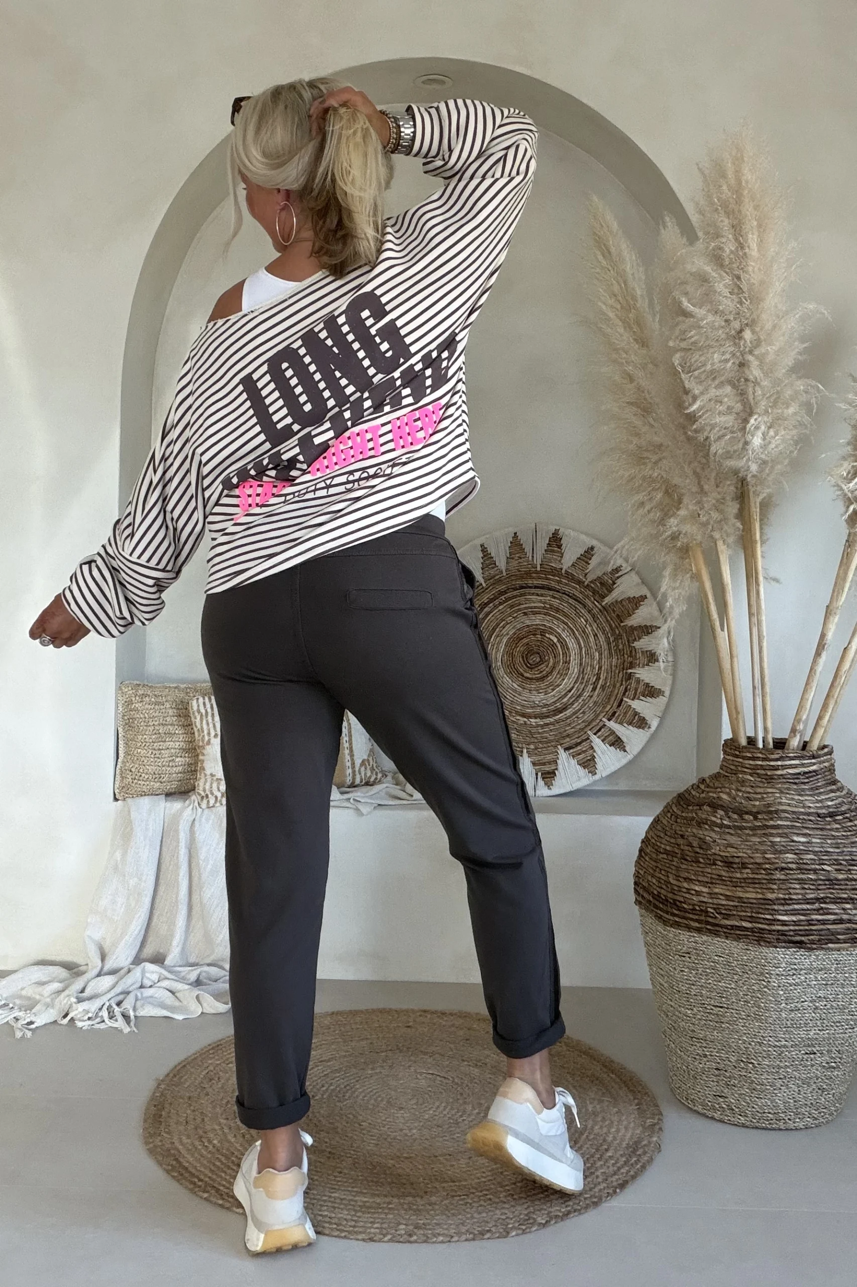 Sweatpant Shirma met Satijnen bies, Donker Bruin. - Afbeelding 3