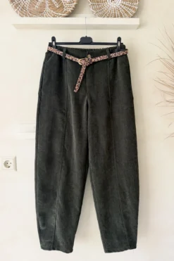 Barrel/ Ballon broek Betty Velvet, Donker Groen.