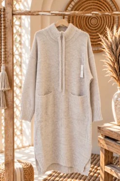 Trui Jurk Jentle met opstaande kraag, Zandbeige.
